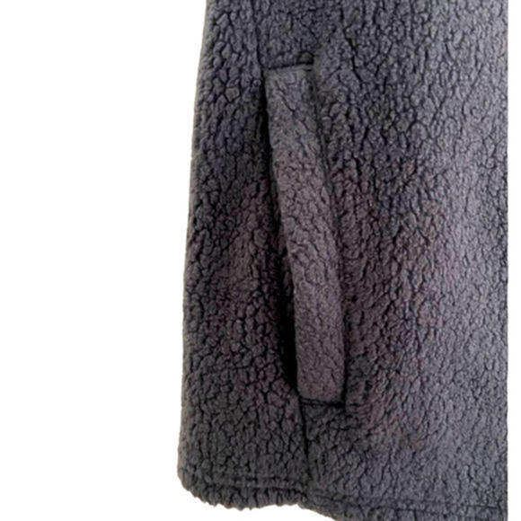 Gray Vest🛑 - Picture 2 of 4